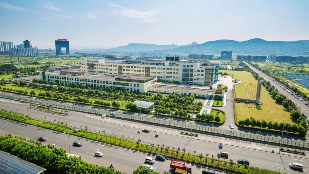 全市首批！英业达(重庆)有限公司笔记本柔性生产智能工厂上榜市级先进级智能工厂名单！