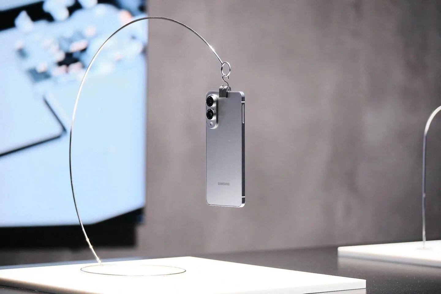 Samsung reportedly still developing Galaxy S26 Edge successor under “More Slim” codename