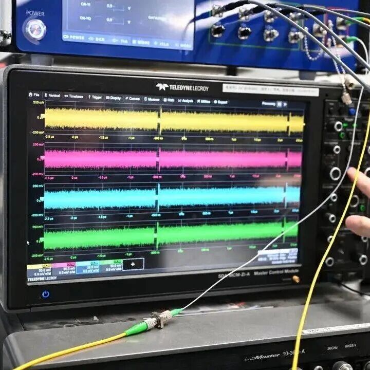 2.5Pb/s！中国信科刷新“三超”光通信领域世界纪录